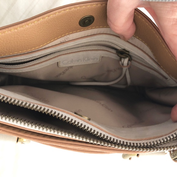 💖 Calvin Klein Brynn Suede Tote Crossbody - Picture 8 of 13